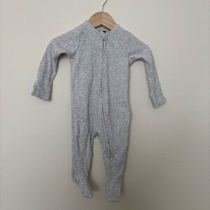 Old Navy Ribbed Gray Pajamas 0-3M